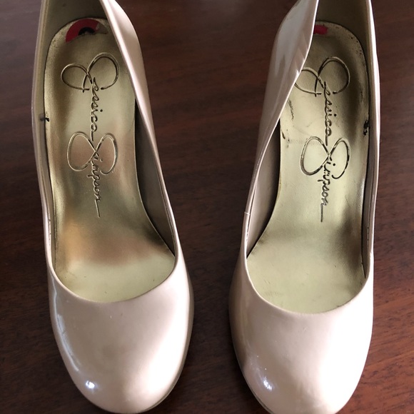 Jessica Simpson size 6 cream pumps - Picture 2 of 4